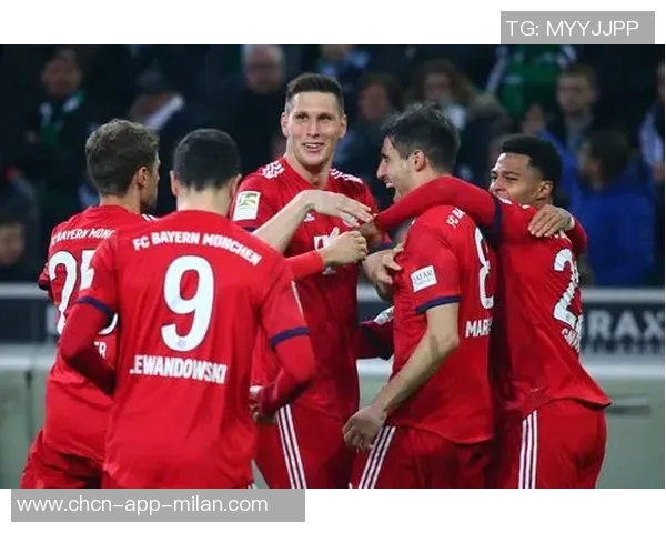 拜仁发布客战门兴海报乌尔比希与莱默尔共同亮相展现团队精神